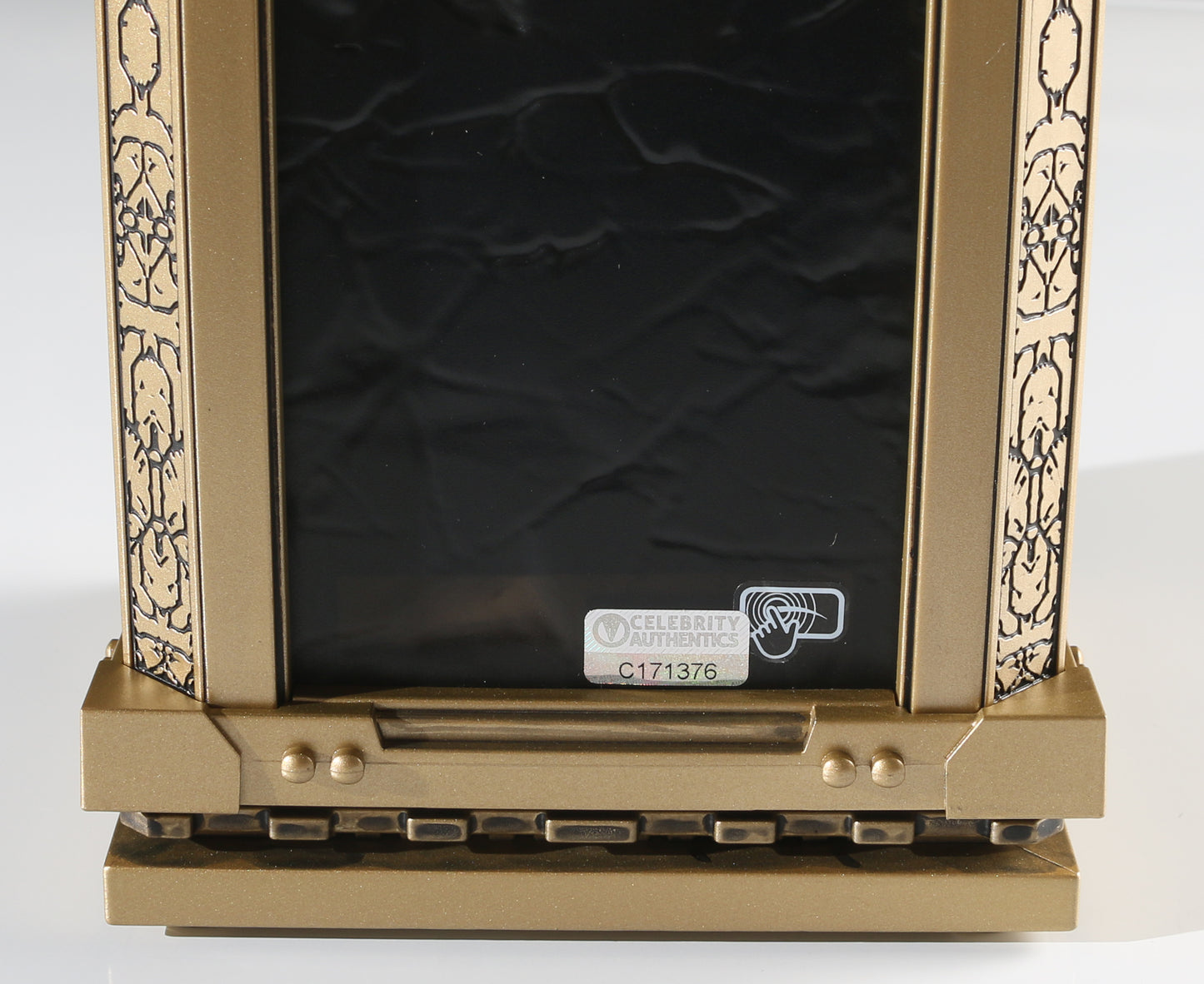 
                  
                    Benicio Del Toro as the Collector in Thor: The Dark World (Celebrity Authentics) Signed Prop Replica Aether Container
                  
                