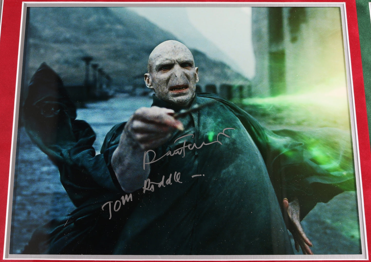 
                  
                    Daniel Radcliffe as Harry Potter & Ralph Fiennes as Lord Voldemort in Harry Potter & The Deathly Hallows Part 2 Signed Framed Set of 11x14 Photos with Character Name
                  
                