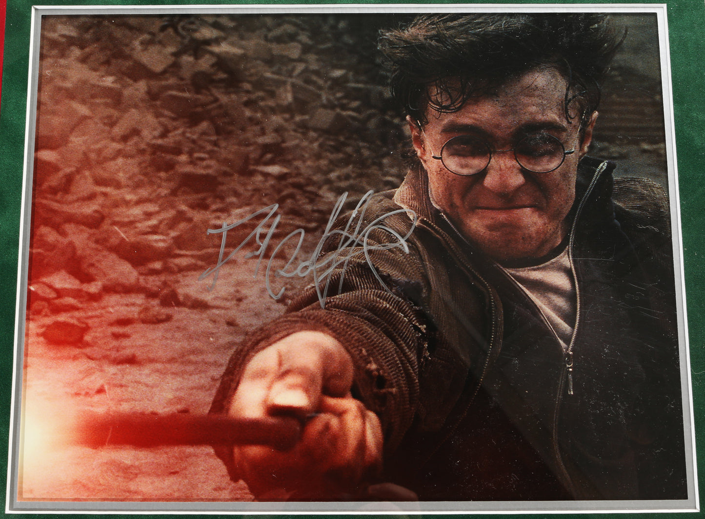 
                  
                    Daniel Radcliffe as Harry Potter & Ralph Fiennes as Lord Voldemort in Harry Potter & The Deathly Hallows Part 2 Signed Framed Set of 11x14 Photos with Character Name
                  
                