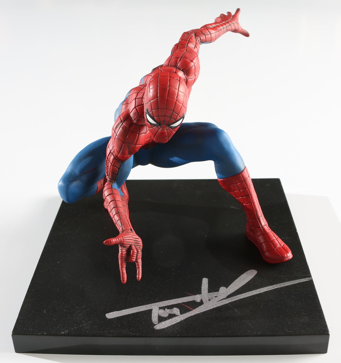 
                  
                    Tom Holland as Peter Parker / Spider-Man in Spider-Man (Beckett) Signed Statue
                  
                