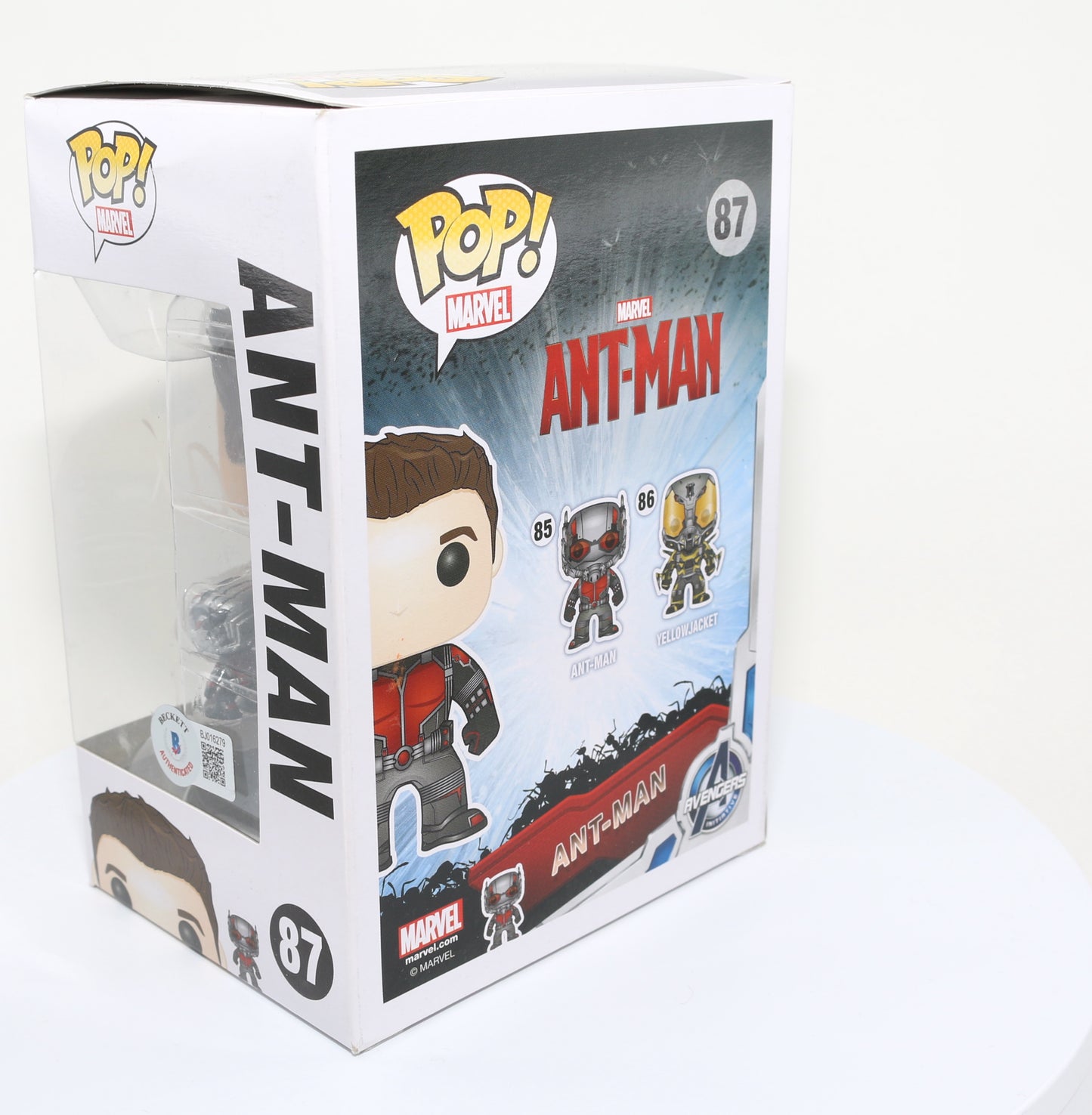 
                  
                    Paul Rudd as Ant-Man in Ant-Man Marvel Exclusive (Beckett) Signed Funko POP! #87
                  
                