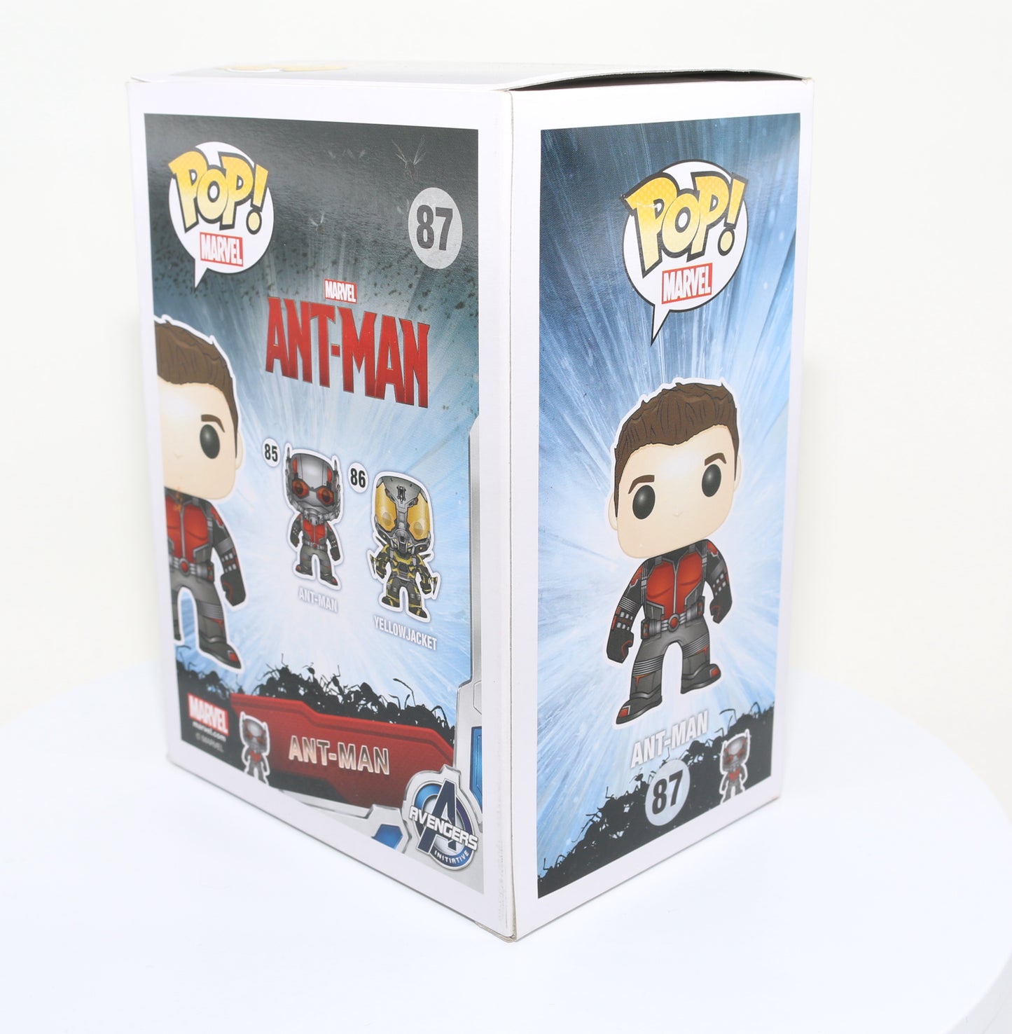 
                  
                    Paul Rudd as Ant-Man in Ant-Man Marvel Exclusive (Beckett) Signed Funko POP! #87
                  
                
