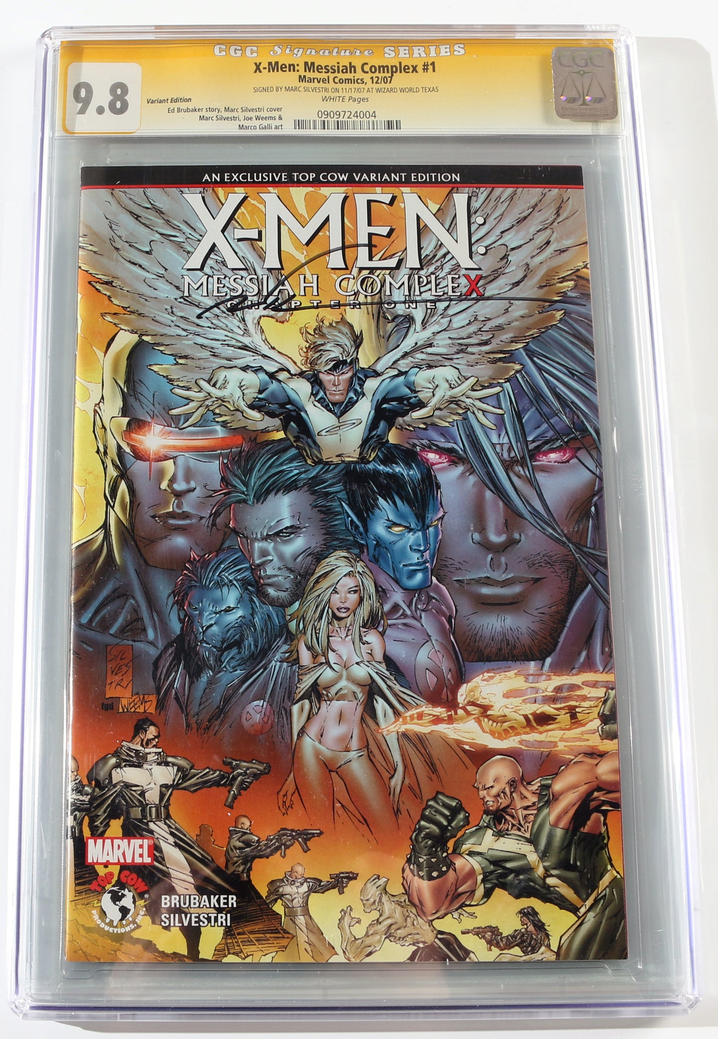 
                  
                    X-Men: Messiah Complex #1 - Signed by Artist: Marc Silvestri (CGC Signature Series 9.8) 2007
                  
                