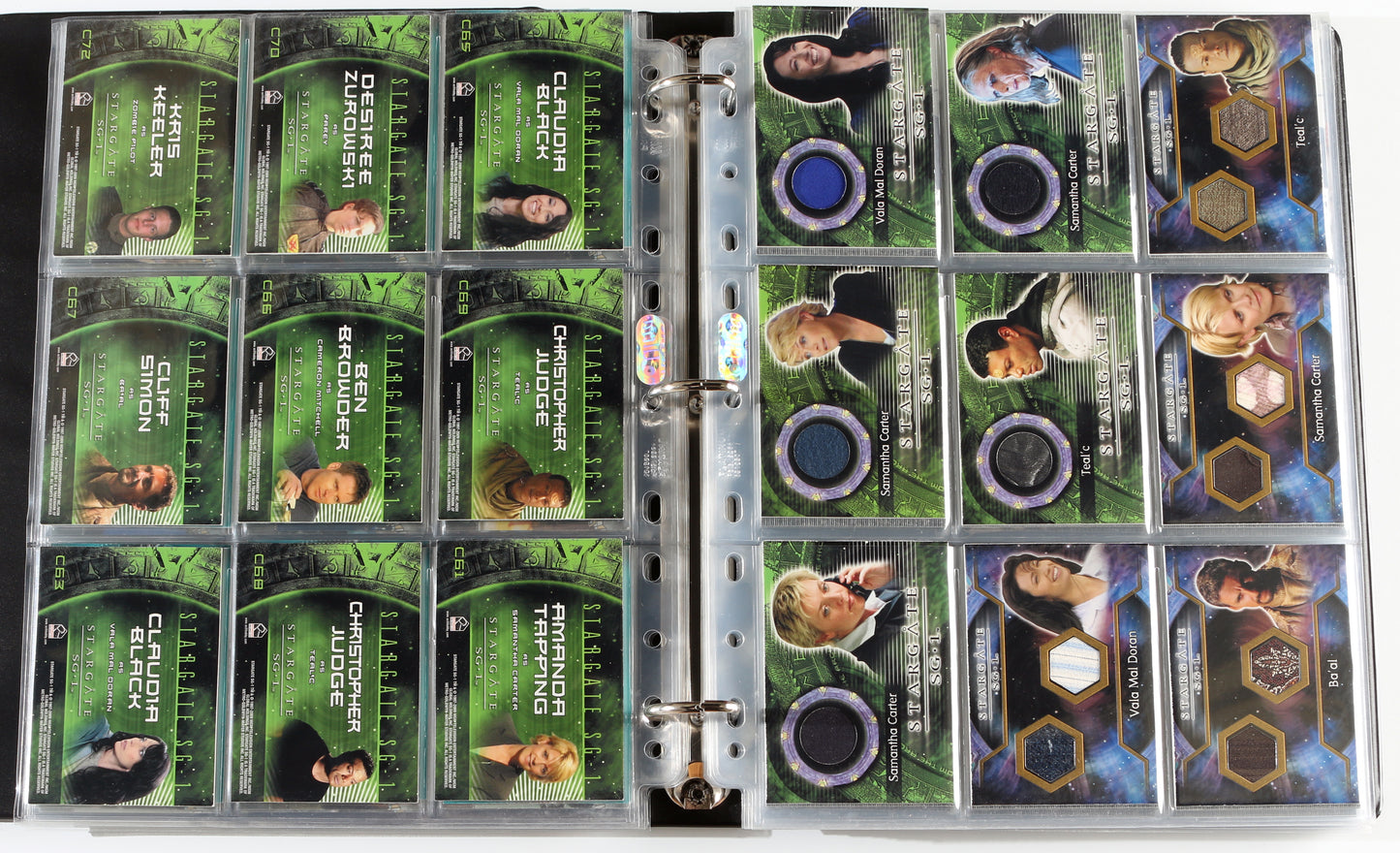 
                  
                    Stargate Heroes Rittenhouse Trading Cards 210pc LOT with 36 Cards Signed by Jason Momoa, Beau Bridges, Don Stark, Adrian Holmes, Patrick Currie, Sarah Douglas, Claudia Black, John Novak, Joshya Malina, Tobin Bell, John Noble, & More
                  
                
