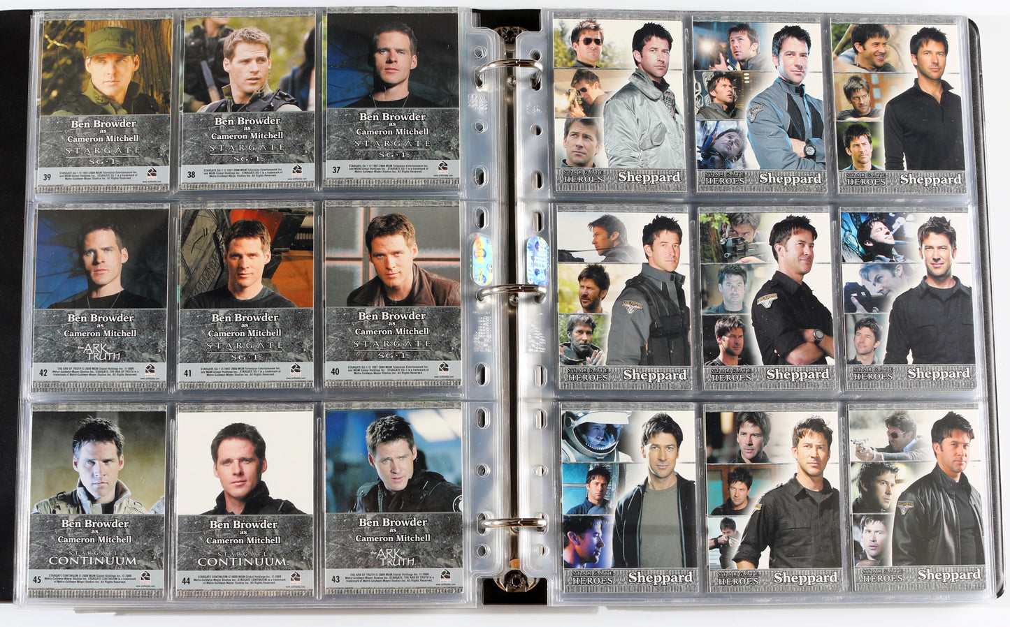 
                  
                    Stargate Heroes Rittenhouse Trading Cards 210pc LOT with 36 Cards Signed by Jason Momoa, Beau Bridges, Don Stark, Adrian Holmes, Patrick Currie, Sarah Douglas, Claudia Black, John Novak, Joshya Malina, Tobin Bell, John Noble, & More
                  
                