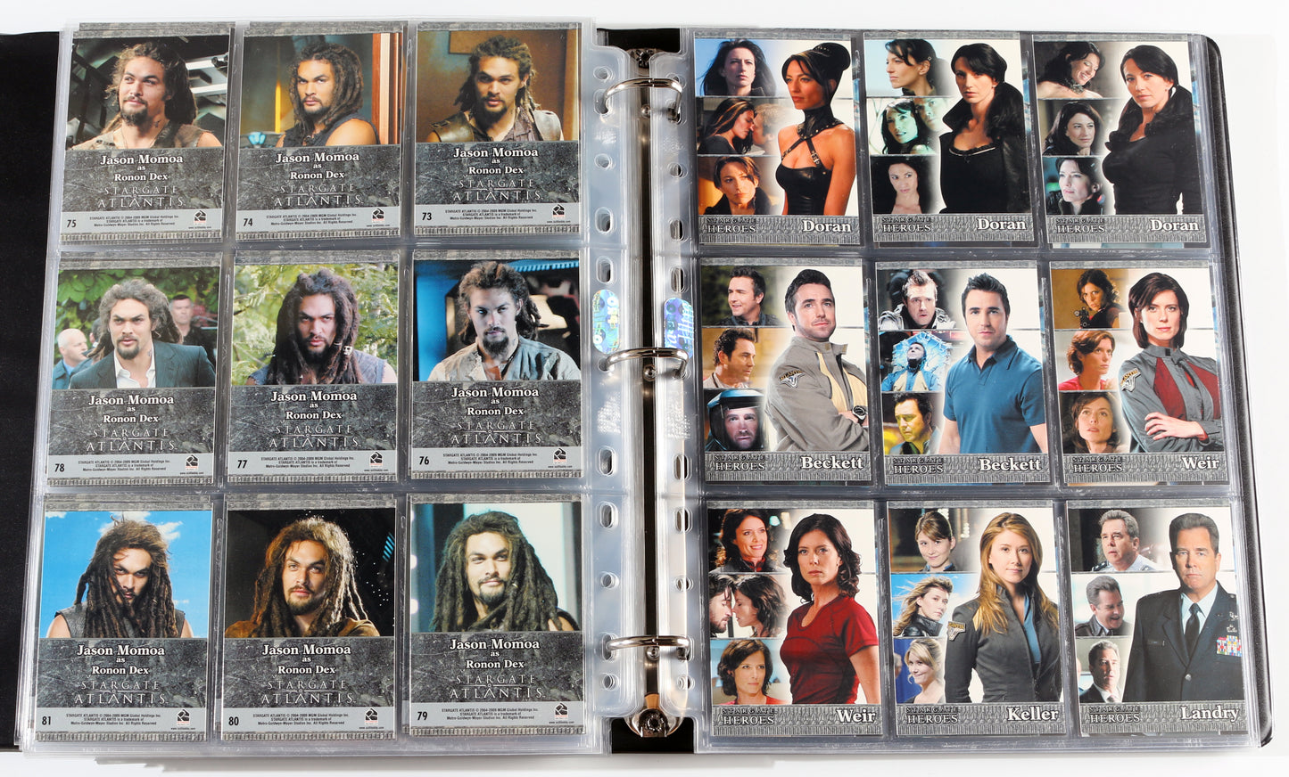 
                  
                    Stargate Heroes Rittenhouse Trading Cards 210pc LOT with 36 Cards Signed by Jason Momoa, Beau Bridges, Don Stark, Adrian Holmes, Patrick Currie, Sarah Douglas, Claudia Black, John Novak, Joshya Malina, Tobin Bell, John Noble, & More
                  
                