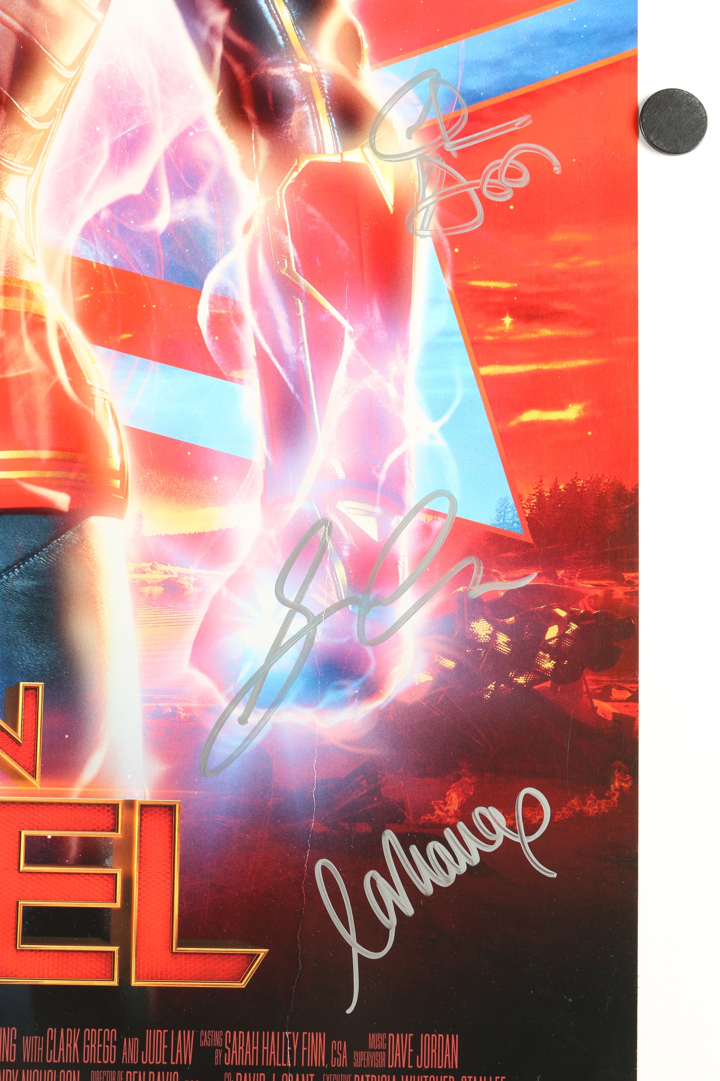 
                  
                    Captain Marvel (Beckett) 29.5x42.5 Poster Cast Signed by Brie Larson, Samuel L. Jackson, Jude Law, Lashana Lynch, Gemma Chan, Clark Gregg, Kevin Feige, & Ryan Fleck
                  
                