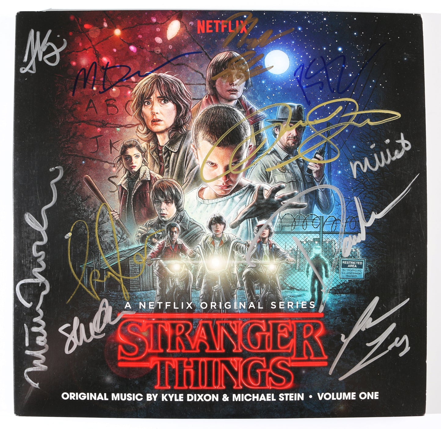 
                  
                    Stranger Things Soundtrack LP 12" Vinyl Record Cast Signed by David Harbour, Joe Keery, Noah Schnapp, Millie Bobby Brown, Matthew Modine, Shannon Purser, Composers: Michael Stein & Kyle Dixon, Producer: Shawn Levy, & Co-Creators: Matt & Ross Duffer
                  
                