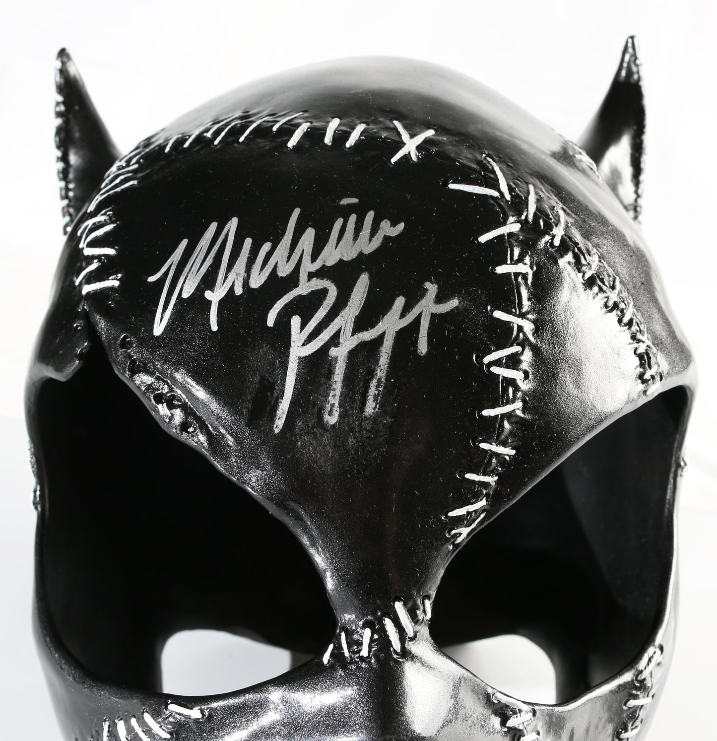 
                  
                    Michelle Pfeiffer as Catwoman in Tim Burton's Batman Returns Signed Prop Replica Mask
                  
                