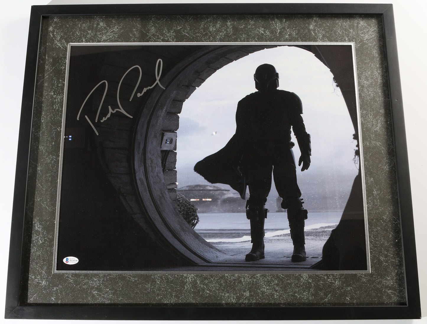 
                  
                    Pedro Pascal as the Mandalorian in Star Wars: The Mandalorian (Beckett Witnessed) Framed Signed 16x20 Photo
                  
                