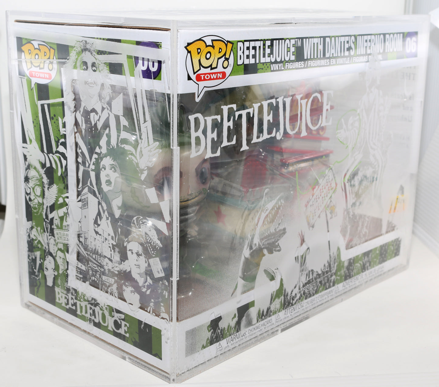 
                  
                    Michael Keaton as Beetlejuice in Tim Burton's Beetlejuice Hot Topic Exclusive (Celebrity Authentics) Signed Oversized Funko POP! #06
                  
                