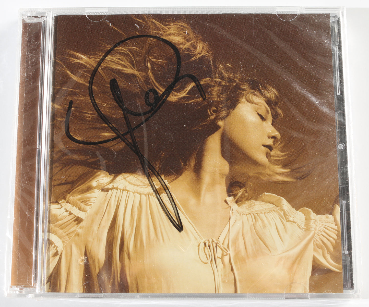 
                  
                    Fearless [Taylor's Version] 2021 CD Album Insert Signed by Taylor Swift
                  
                